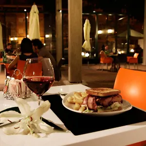 Tach Airport Hotel