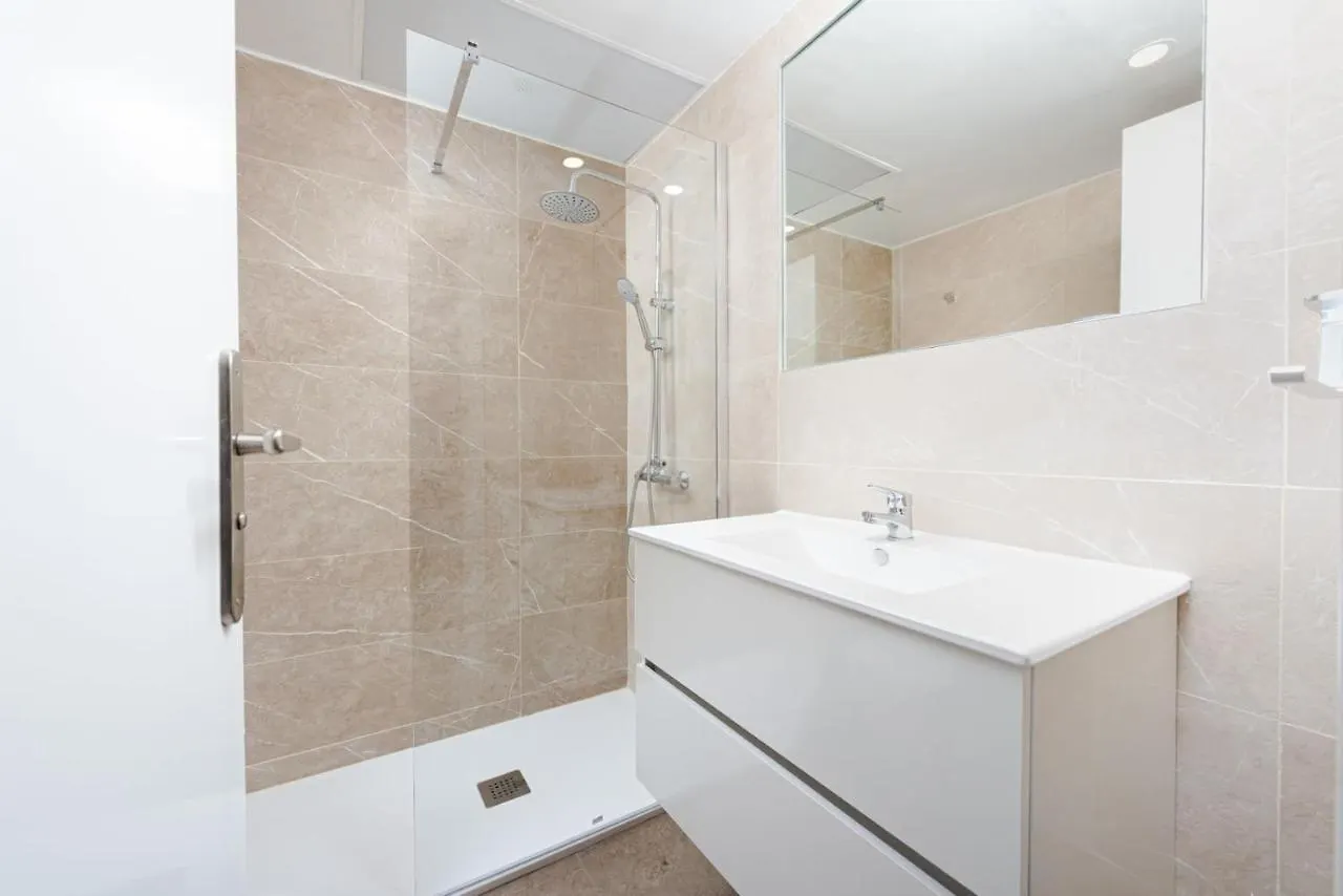 Magnificient Furnished Francisco Remiro Apartments In Guindalera Madrid 0*,